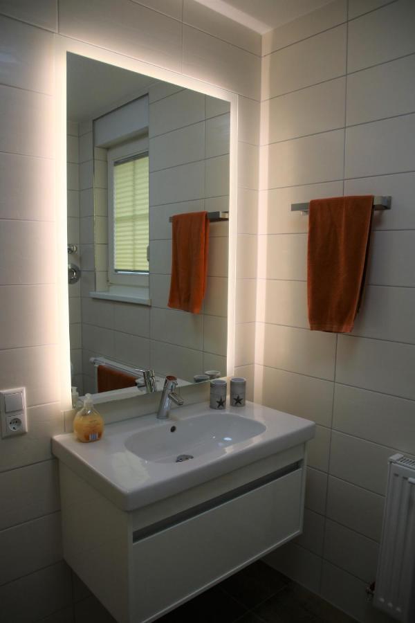 Ferienwohnung Boddenkieker Bis 4 Personen, Sagard-Neddesitz, 70M2 Ngoại thất bức ảnh